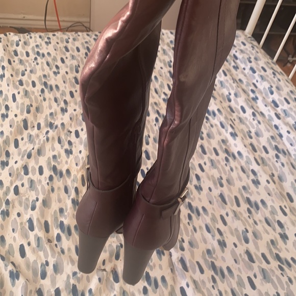 Boots - Picture 4 of 4